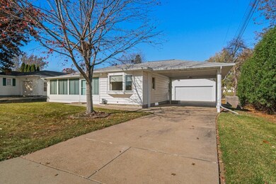 1311 W 5th St, Cedar Falls, IA 50613 - photo 2
