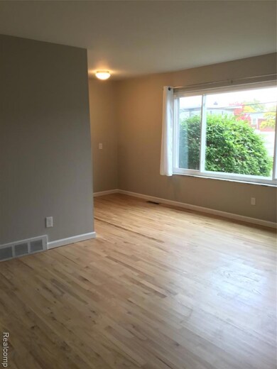 4820 Briarwood Ave unit 4, Royal Oak, MI 48073 - photo 3