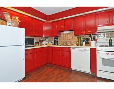 239 Walnut St unit 3, Brookline, MA 02445 - photo 6