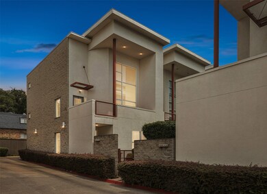 4030 Travis Street #A - www.4030Travis.com