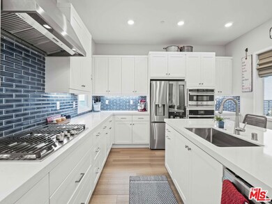 27717 Knoll View Place, Valencia, CA 91381 - photo 5