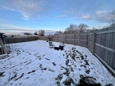 637 W 1st St, Albany, IN 47320 - photo 5