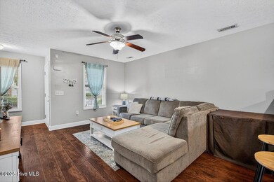 404 Falls Cove, Jacksonville, NC 28546 - photo 4