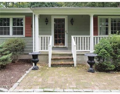 95 Rockridge Ln, Stamford, CT 06903 - photo 3