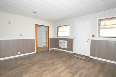 Back apartment family room