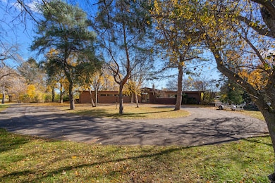 4105 Riverview Dr, Alma, MI 48801 - photo 3