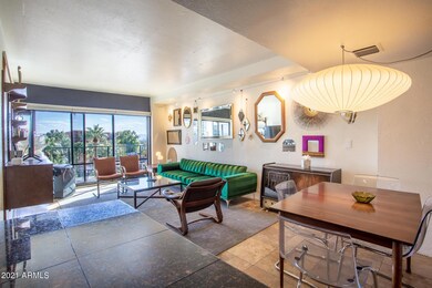Furnished Mid-Century Condo!