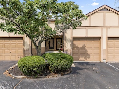 716 Alta View Ct unit 33, Worthington, OH 43085 - photo 2