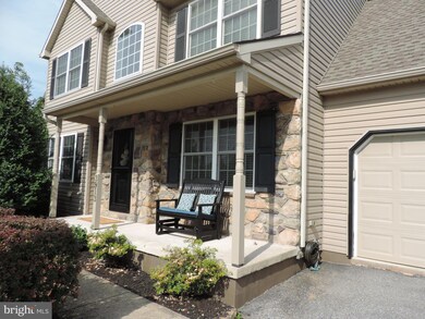 3913 Lyn Cir, Dover, PA 17315 - photo 2