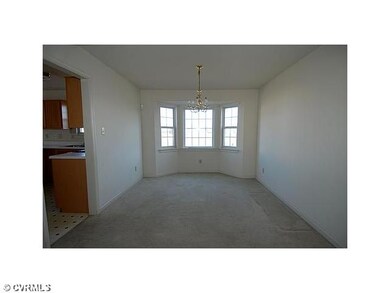 Dining Room - Formal Dining Room