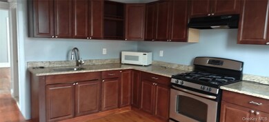 104 Winnikee Ave unit 3, Poughkeepsie, NY 12601 - photo 3