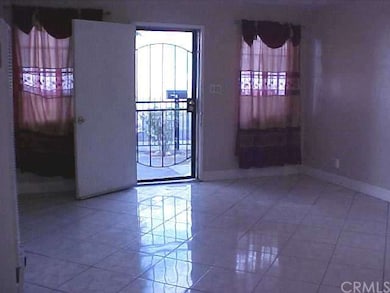 806 W Spruce St, Compton, CA 90220 - photo 2