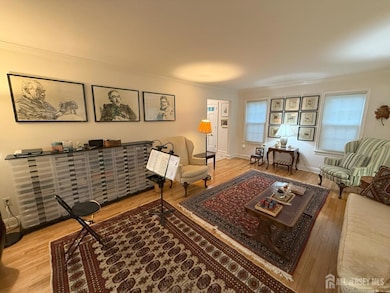 17 Gloucester Ct, East Brunswick, NJ 08816 - photo 3