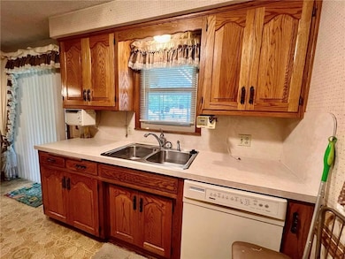 9744 Wallace Ave, Kansas City, MO 64134 - photo 5