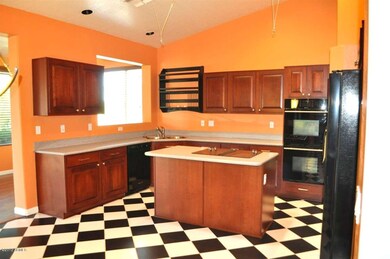Kitchen Pic #1