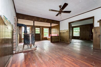 303 W Tyndall St Aurora MO 65605