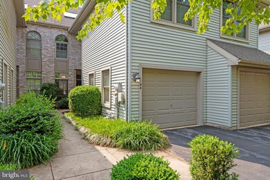 184 Crescent Dr, Hershey, PA 17033 - photo 2