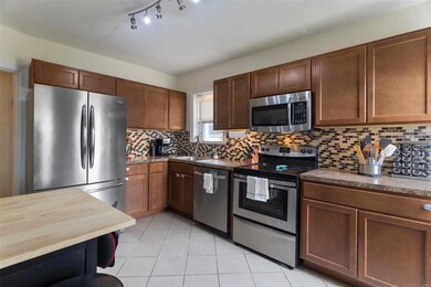 5238 Lindenwood Ave, Saint Louis, MO 63109 - photo 7