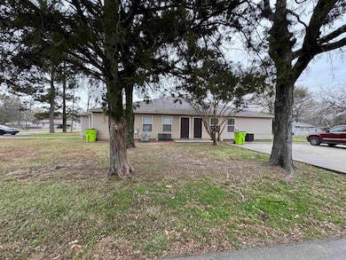 1611 S Grand Ave, Stuttgart, AR 72160 - photo 3