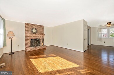 1336 Hillcrest Dr, Sykesville, MD 21784 - photo 5