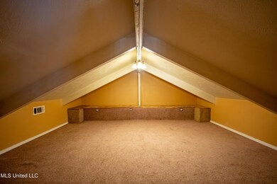 1102 Pearl River Ave, McComb, MS 39648 - photo 3