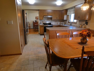 512 W Michigan St, Appleton, WI 54911 - photo 4