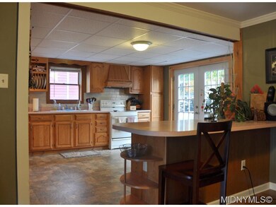 Giant kitchen!