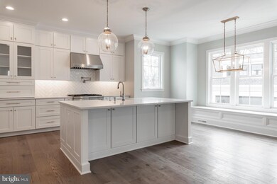 1208 Trinity Dr, Alexandria, VA 22314 - photo 5