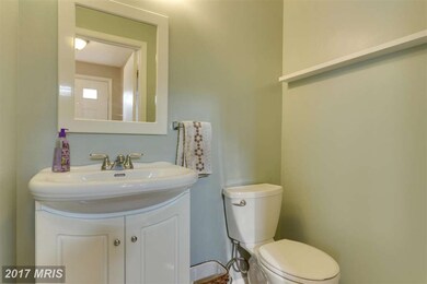 8132 Willowdale Ct, Springfield, VA 22153 - photo 7