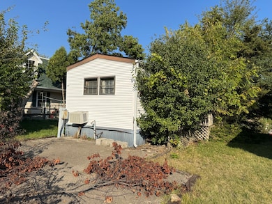 113 Largemouth Ln, Wilmington, IL 60481 - photo 2