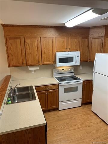 909 Ranchero St, Statesville, NC 28677 - photo 6