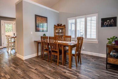 2813 NE Red Oak Dr Bend OR-print-005-027