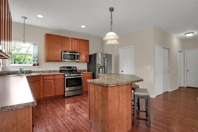 1028 Crooked Stick Dr, Caseyville, IL 62232 - photo 3