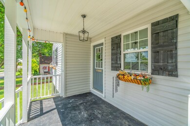 11-web-or-mls-1911 Crest Road-14