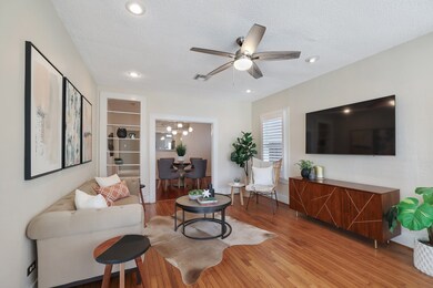 734 E 7th 1/2 St, Houston, TX 77007 - photo 4