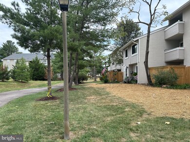 8605 Village Way unit B, Alexandria, VA 22309 - photo 2