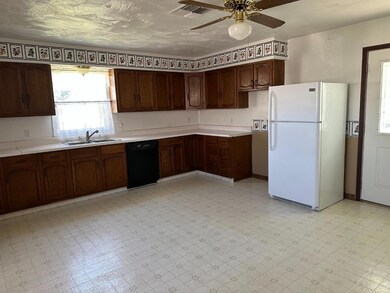 826 S Adams St, Hugoton, KS 67951 - photo 6