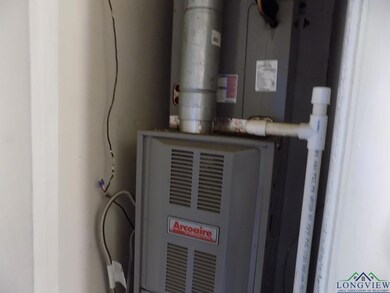 Utility room with heating unit