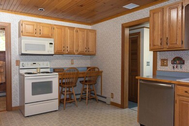 16 Howe St, Rochester, NH 03867 - photo 6