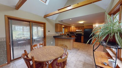 34 Washington Cir, Hillsborough, NH 03244 - photo 6