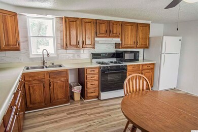 121 N Broad St, Loraine, IL 62349 - photo 2