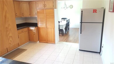 5060 Buss Dr, Emmaus, PA 18049 - photo 4