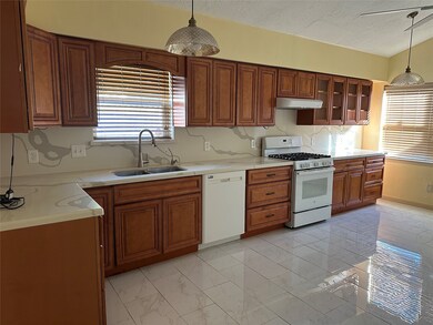 6707 Desert Rose Ln, Houston, TX 77086 - photo 3