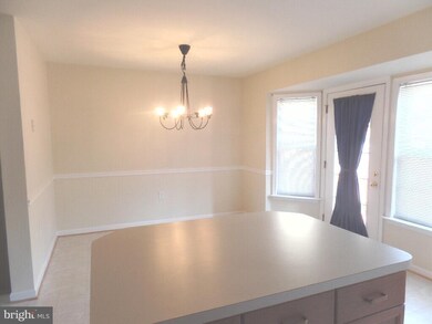 608 Hupps Hill Ct, Strasburg, VA 22657 - photo 5