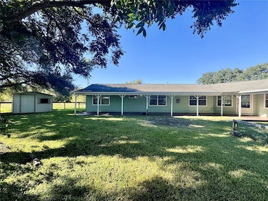 35 Private Road 815, Markham, TX 77456 - photo 4