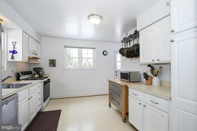 5025 Cushing Dr, Kensington, MD 20895 - photo 6