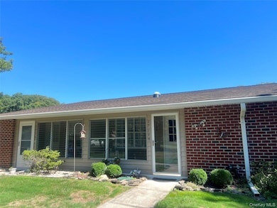 171 Ventry Ct unit 171B, Ridge, NY 11961 - photo 2