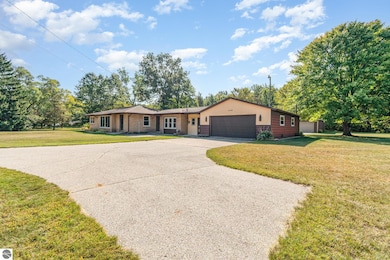 4395 W Isabella Rd, Shepherd, MI 48883 - photo 3