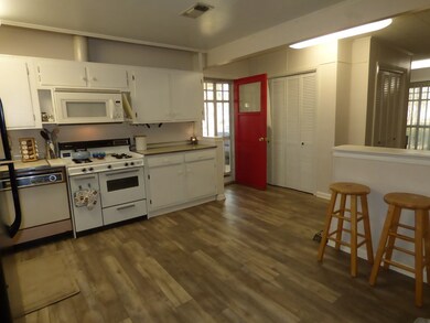 301 Wilson Dr, McComb, MS 39648 - photo 2