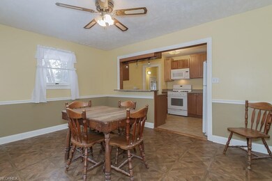 Large eating area of Kitchen
